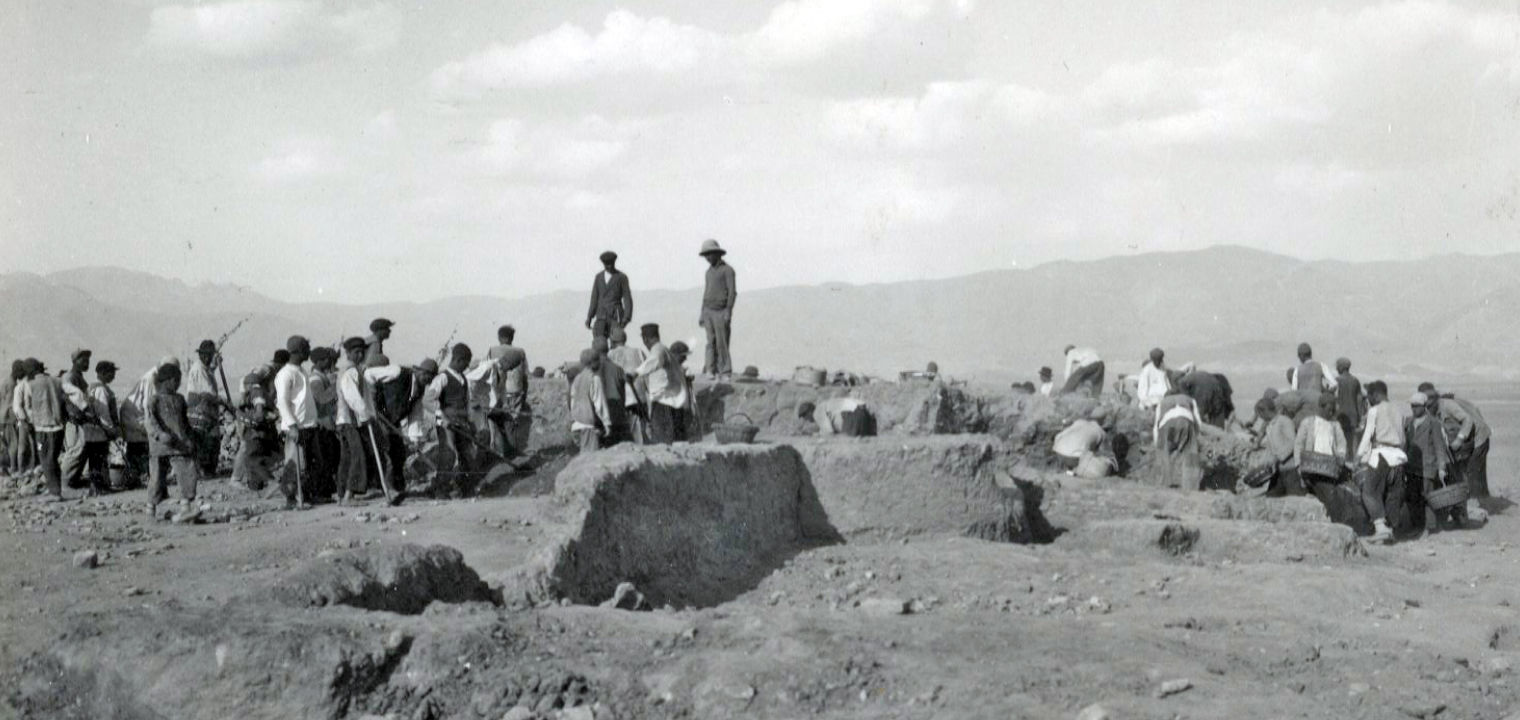 Black and white photograph of Nishapur excavators