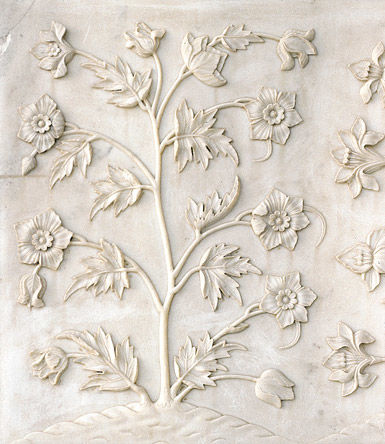 Detail of wall showing highly naturalistic floral decoration
