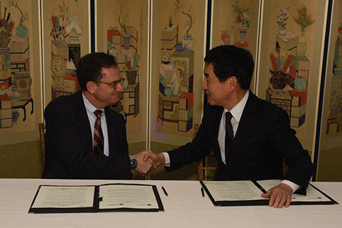 Metropolitan Museum Signs Memorandum of Understanding with Korea’s Ministry of Culture